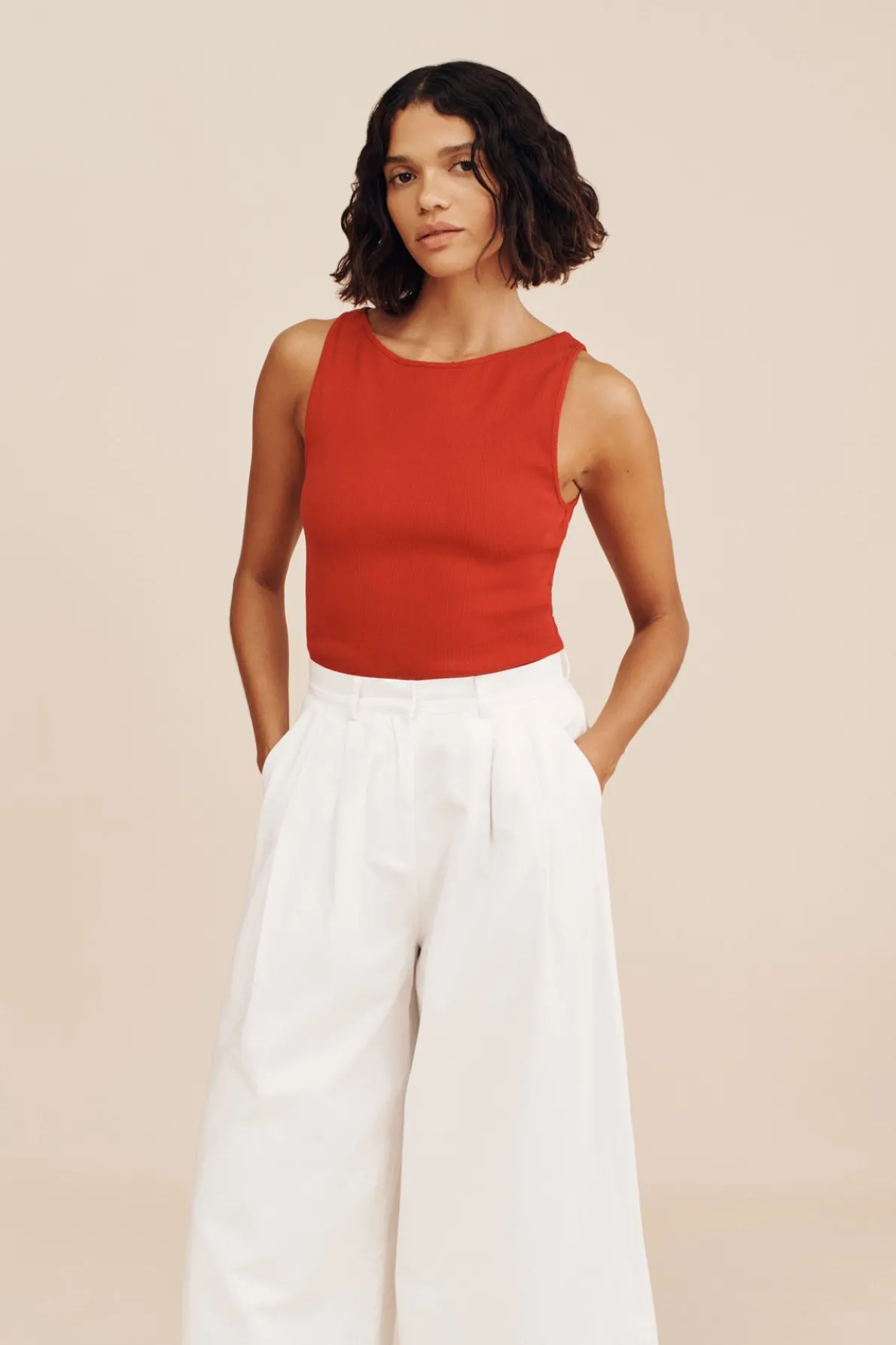 AXEL BOAT TANK - CRIMSON