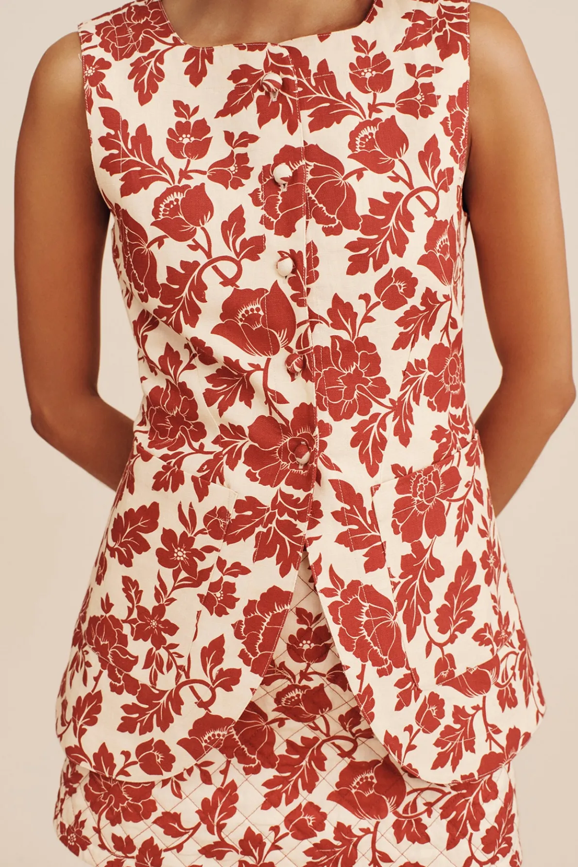 ROMEO VEST - SCARLET BLOOM